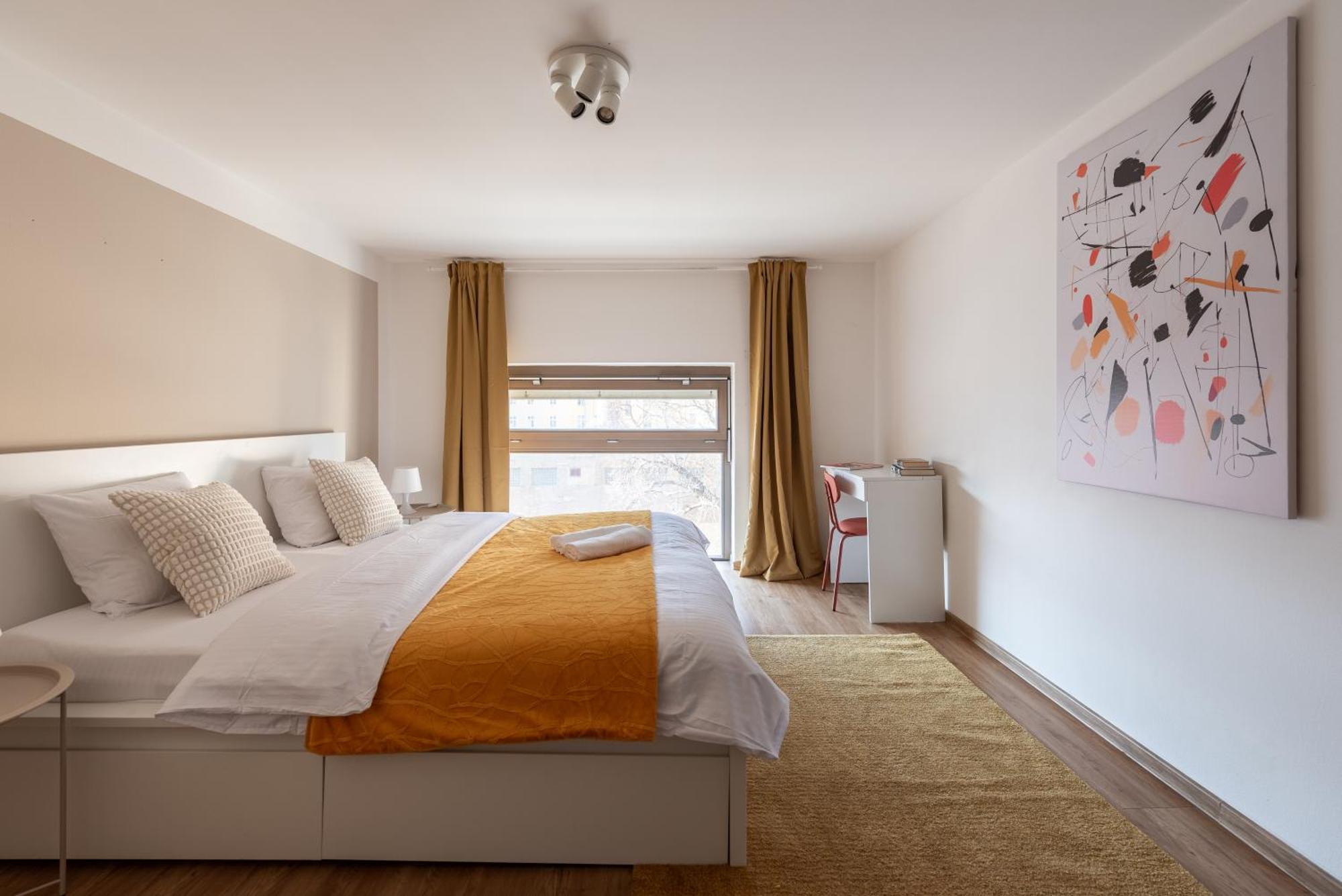 Spacious Apartments Near Karlin Square Прага Экстерьер фото