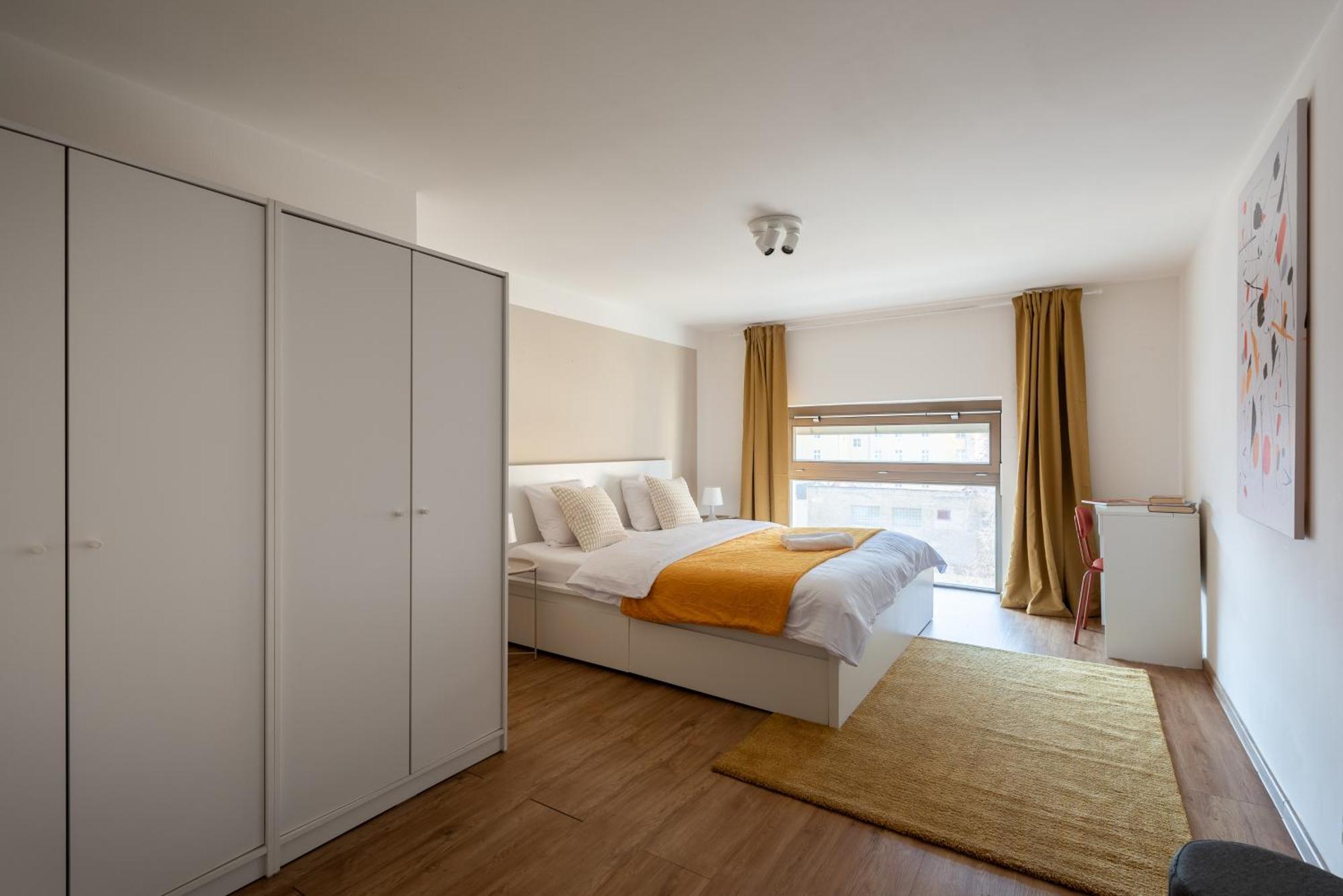 Spacious Apartments Near Karlin Square Прага Экстерьер фото