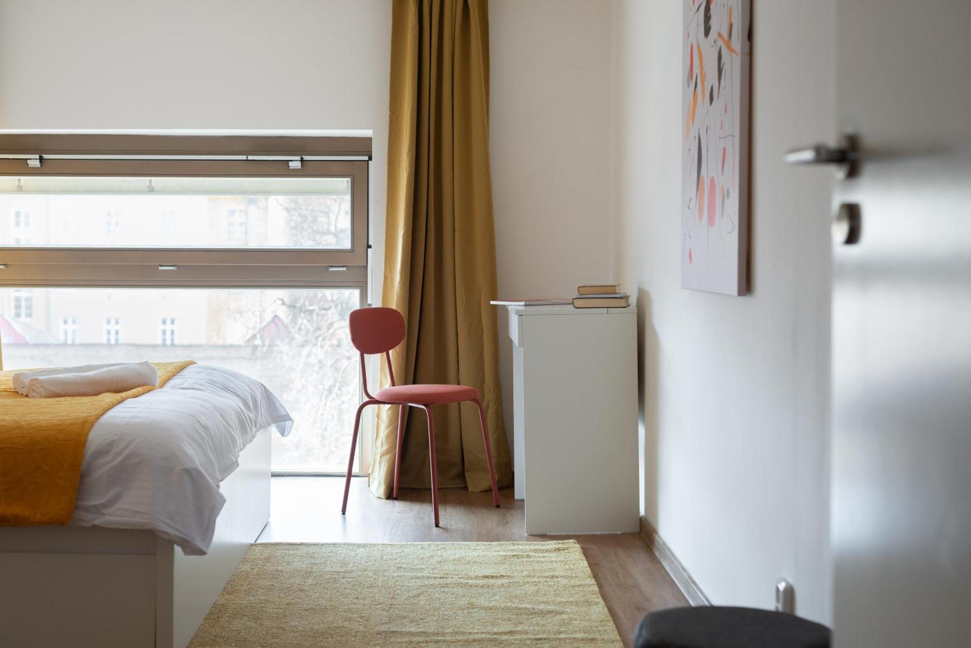 Spacious Apartments Near Karlin Square Прага Экстерьер фото
