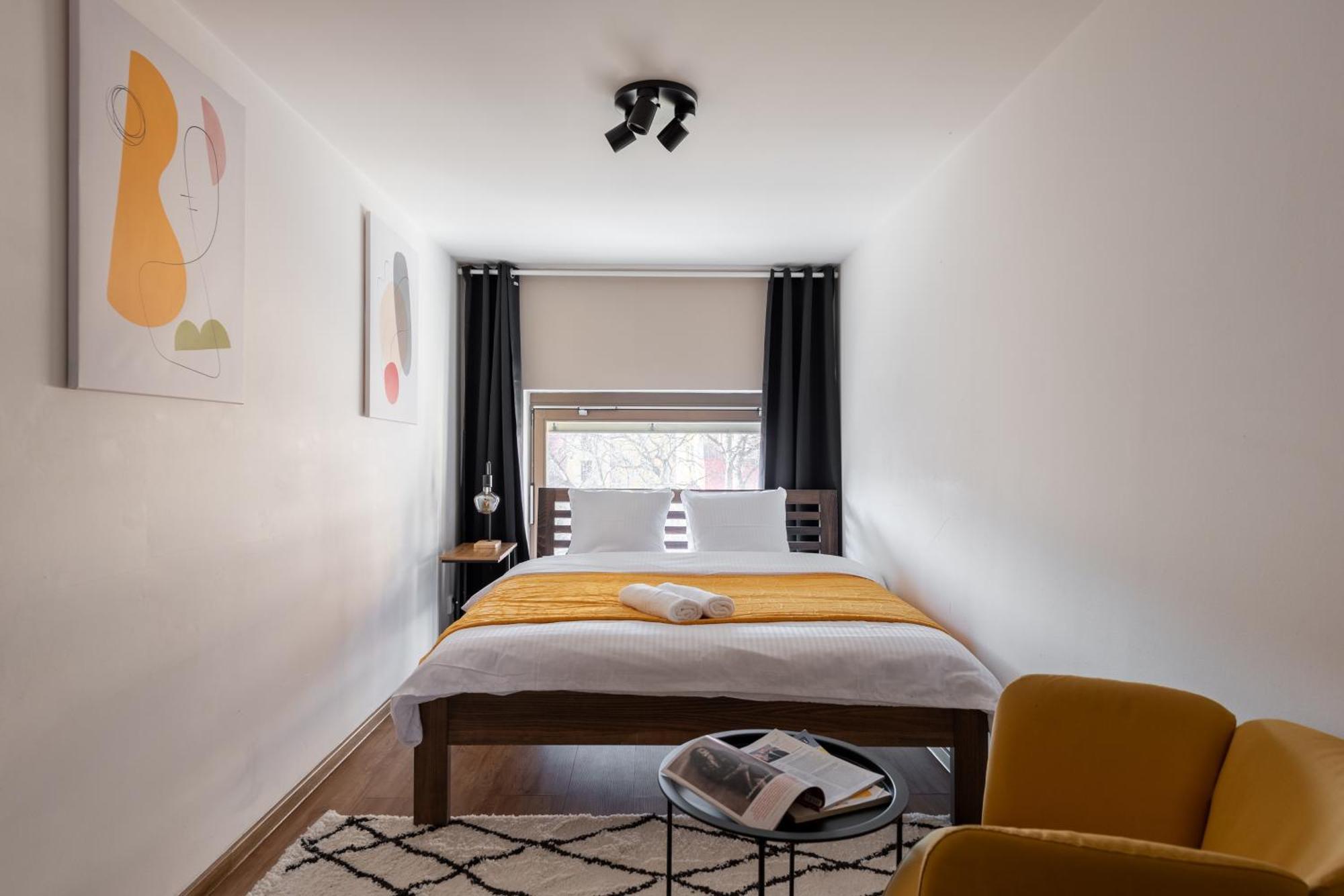 Spacious Apartments Near Karlin Square Прага Экстерьер фото